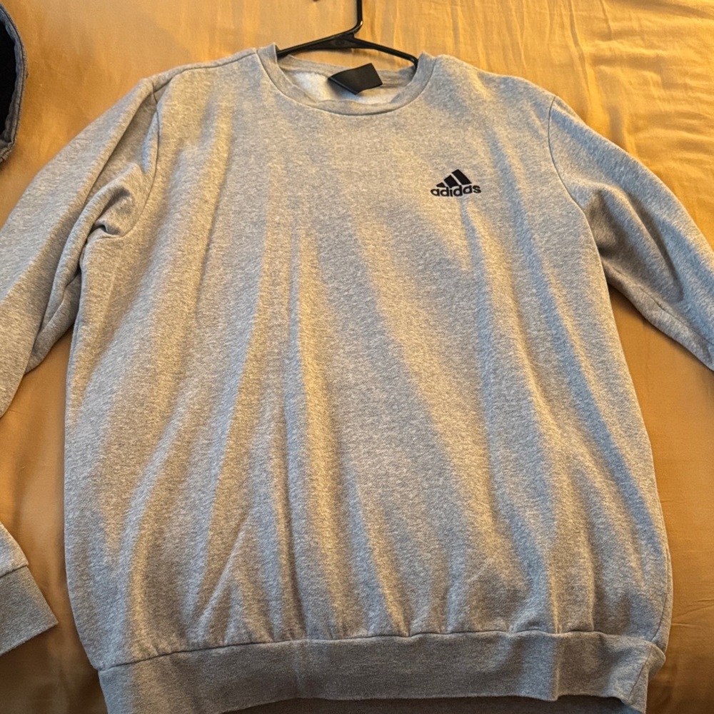 Adidas Men's Light Gray Crewneck Sweater